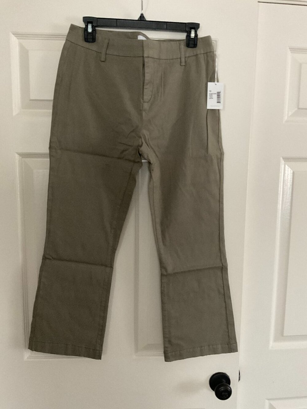 Ecru Cropped pants Size 10 NWT
